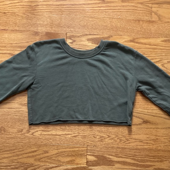 cropped crew neck - Picture 1 of 4